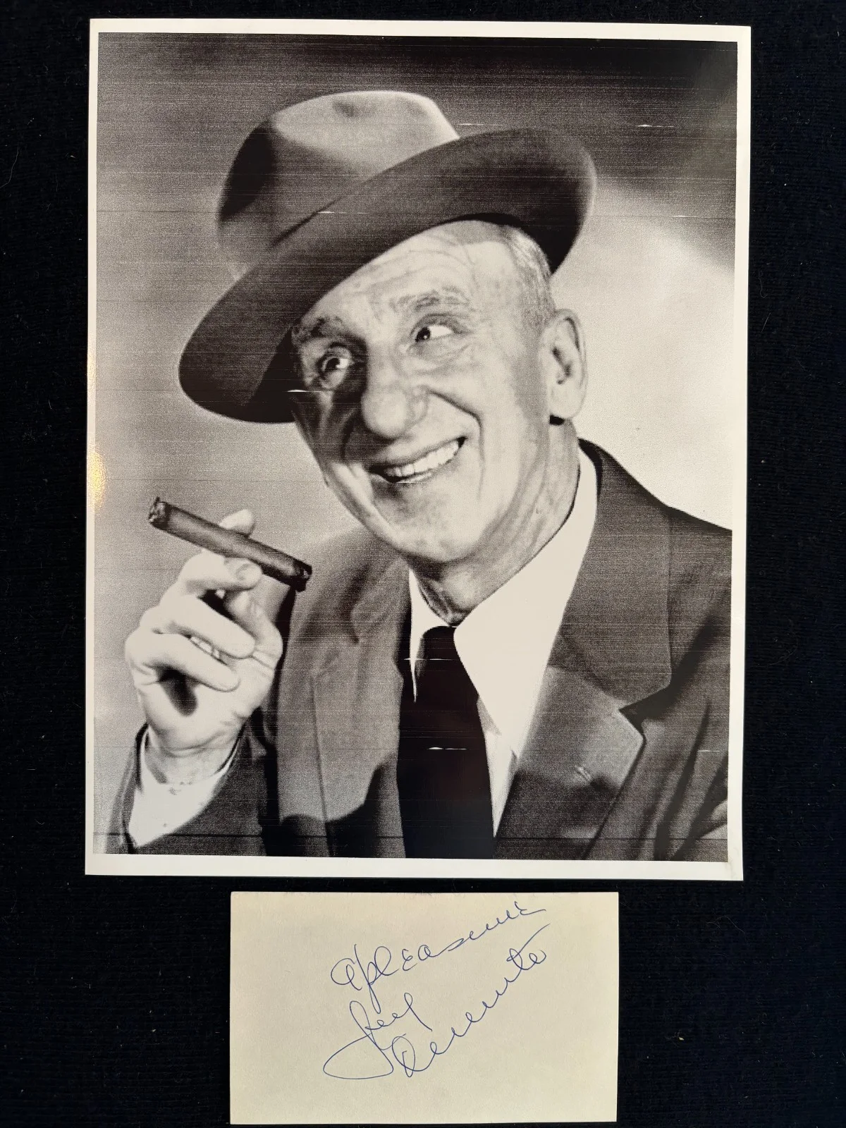 Jimmy Durante — VINTAGE PRISTINE 3X5 CARD CLEANLY SIGNED LEGENDARY ACTOR/COMEDIAN JIMMY DURANTE