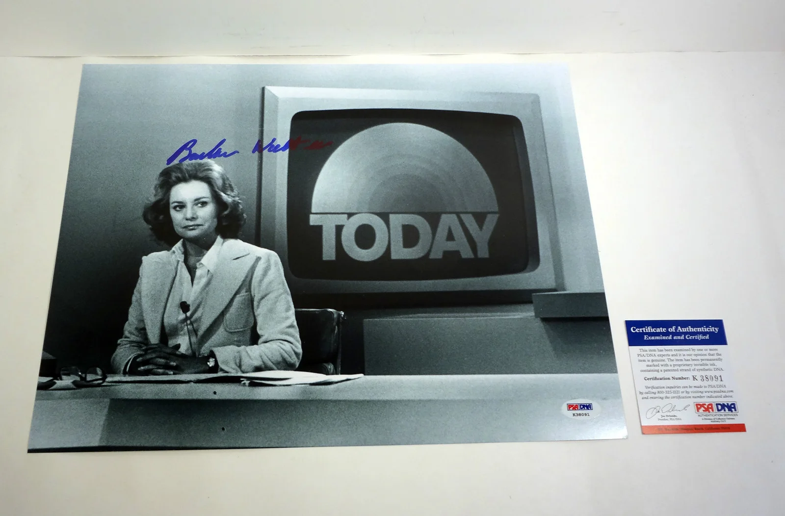 Barbara Walters — Barbara Walters The View Signed Autograph 11x14 Photo PSA/DNA COA #1