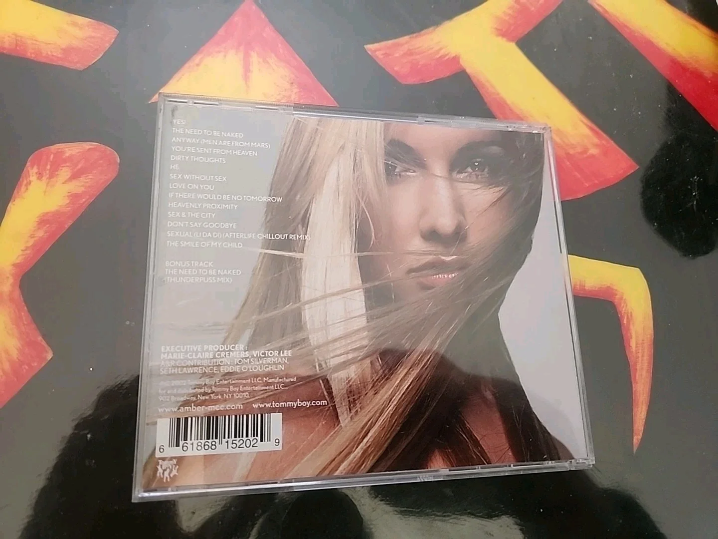 AMBER ADAMS hand-signed ORIG '02 TOMMY BOY RECORDS Amber Naked Cd COA, изображение 3