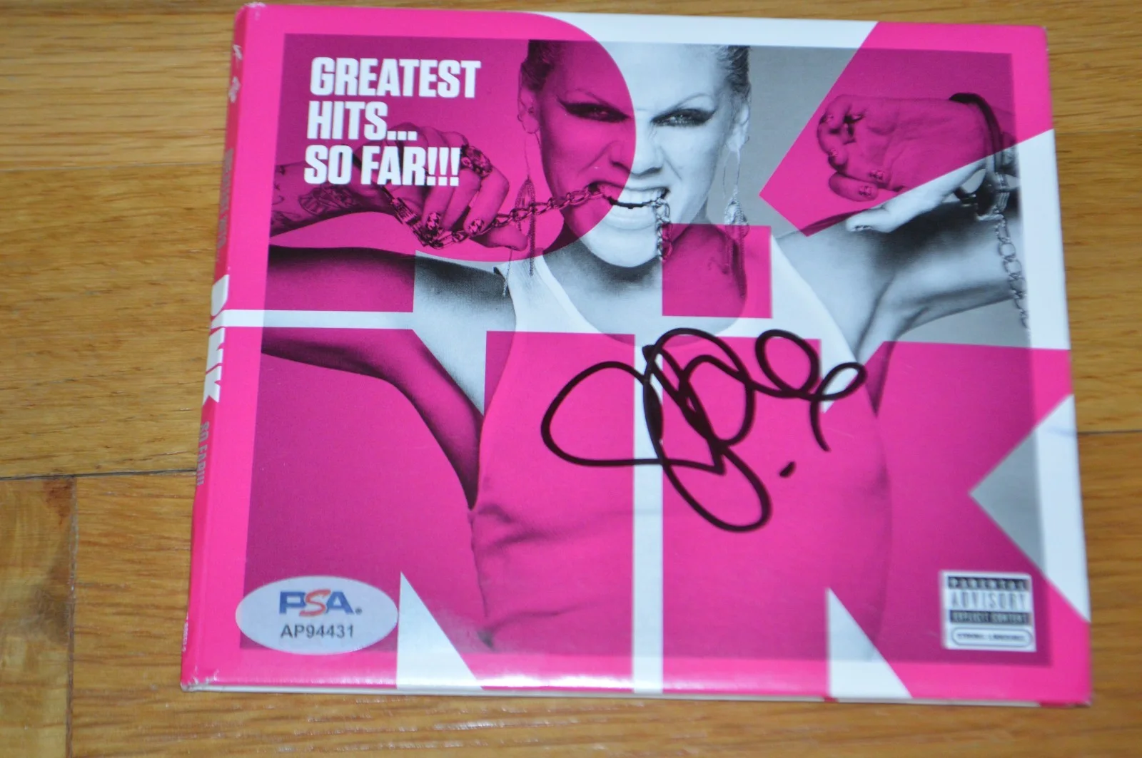 P!NK Autographed "Greatest Hits...So Far" CD Booklet with PSA Hologram ~ PINK, изображение 5