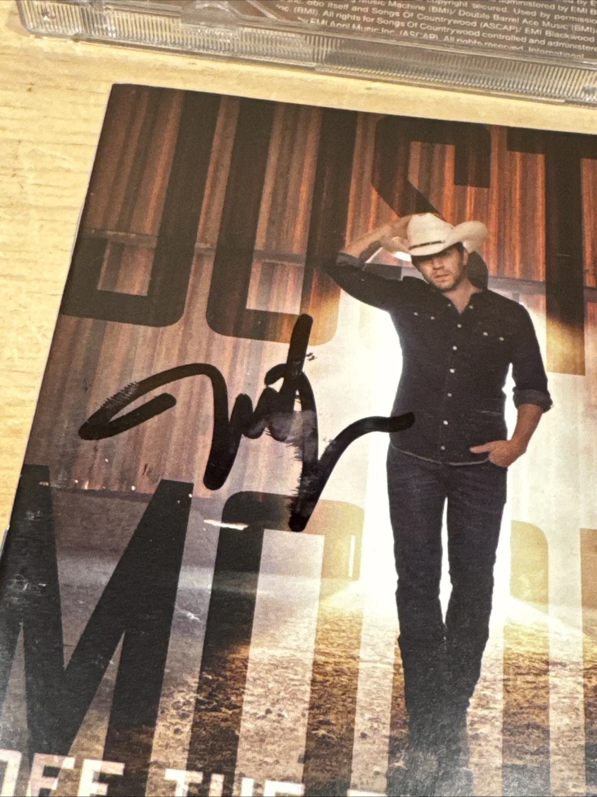 AUTOGRAPHED SIGNED CD Booklet - Justin Moore "Off the Beaten Path" NO CD, image 2
