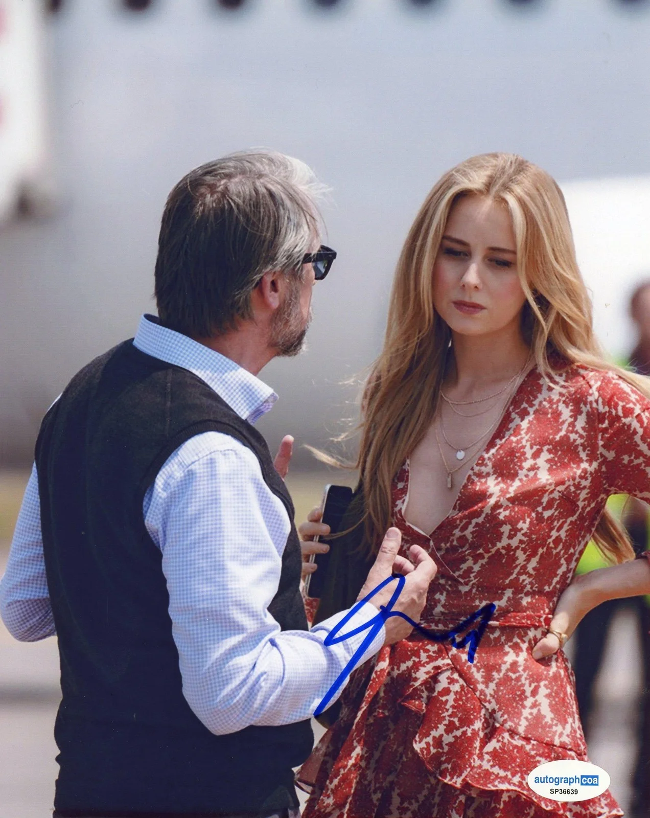 Justine Lupe — Justine Lupe "Succession" AUTOGRAPH Signed 'Willa Ferreyra' 8x10 Photo ACOA, изображение 2