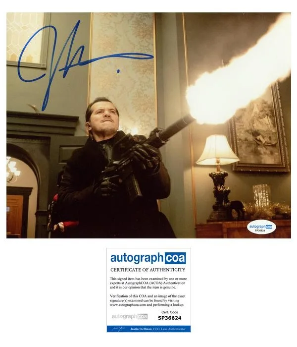 John Leguizamo — John Leguizamo "Violent Night" AUTOGRAPH Signed 'Scrooge' 8x10 Photo ACOA