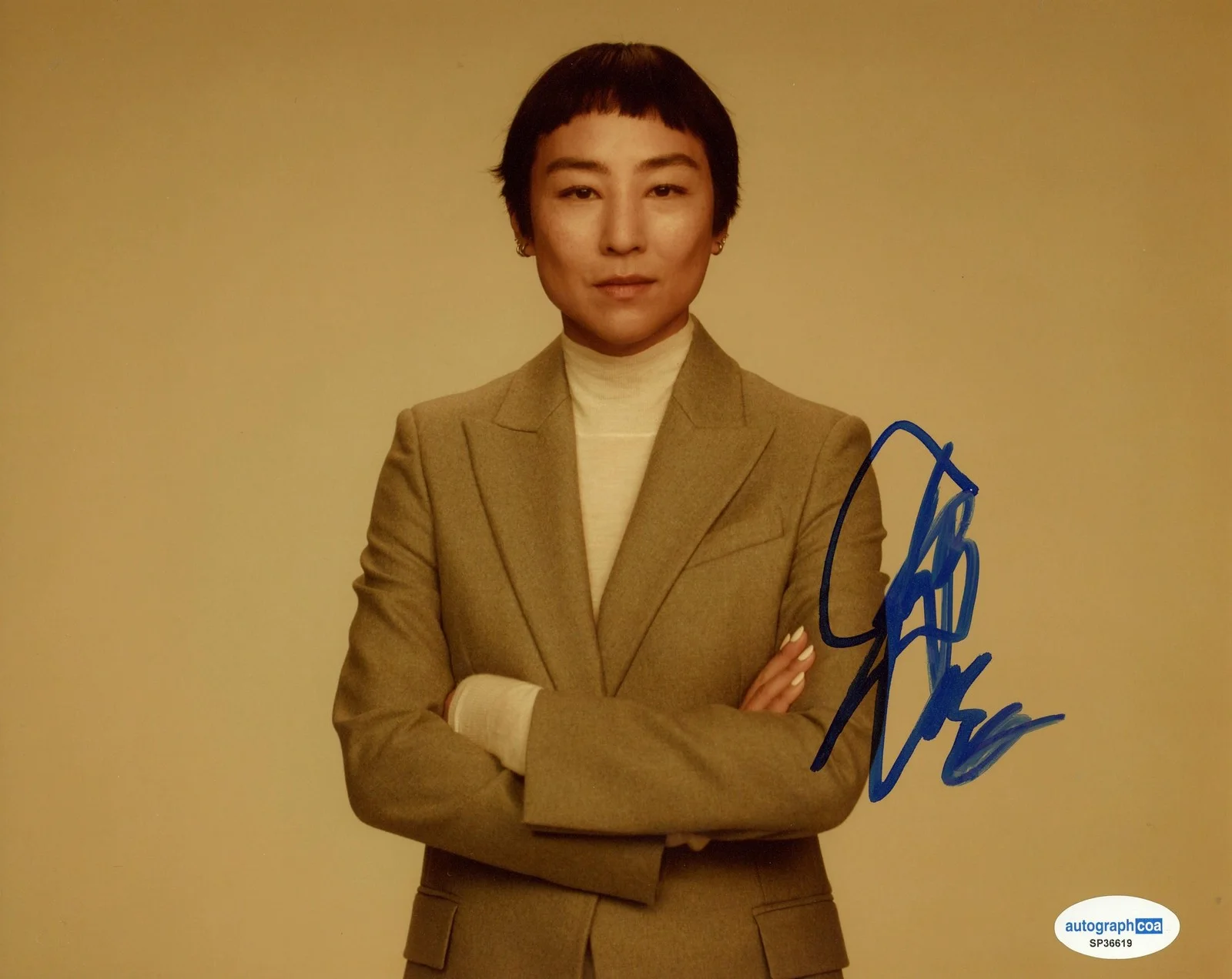 Greta Lee — Greta Lee "The Morning Show" AUTOGRAPH Signed 'Stella Bak' 8x10 Photo B ACOA, image 2