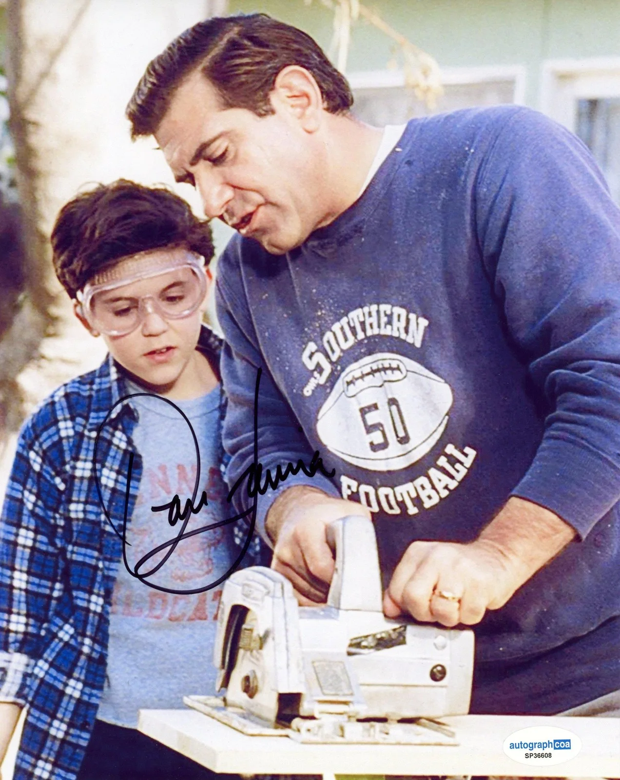 Dan Lauria — Dan Lauria "The Wonder Years" AUTOGRAPH Signed 'Jack Arnold' 8x10 Photo B ACOA, image 2