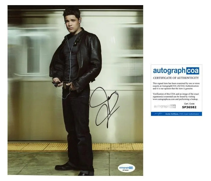 Jeremy Jordan — Jeremy Jordan "Smash" AUTOGRAPH Signed 'Jimmy Collins' 8x10 Photo ACOA