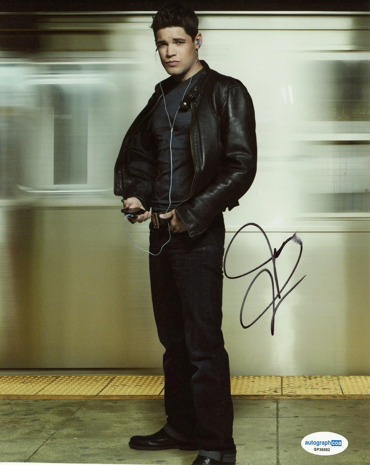Jeremy Jordan — Jeremy Jordan "Smash" AUTOGRAPH Signed 'Jimmy Collins' 8x10 Photo ACOA, image 2