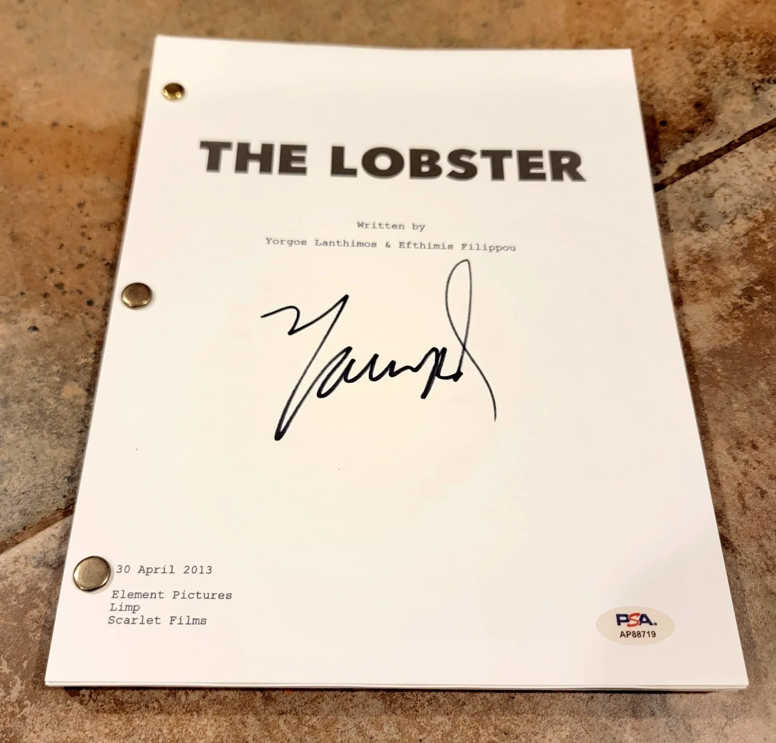 Yorgos Lanthimos — Yorgos Lanthimos signed The Lobster movie script full 88 pages PSA autograph
