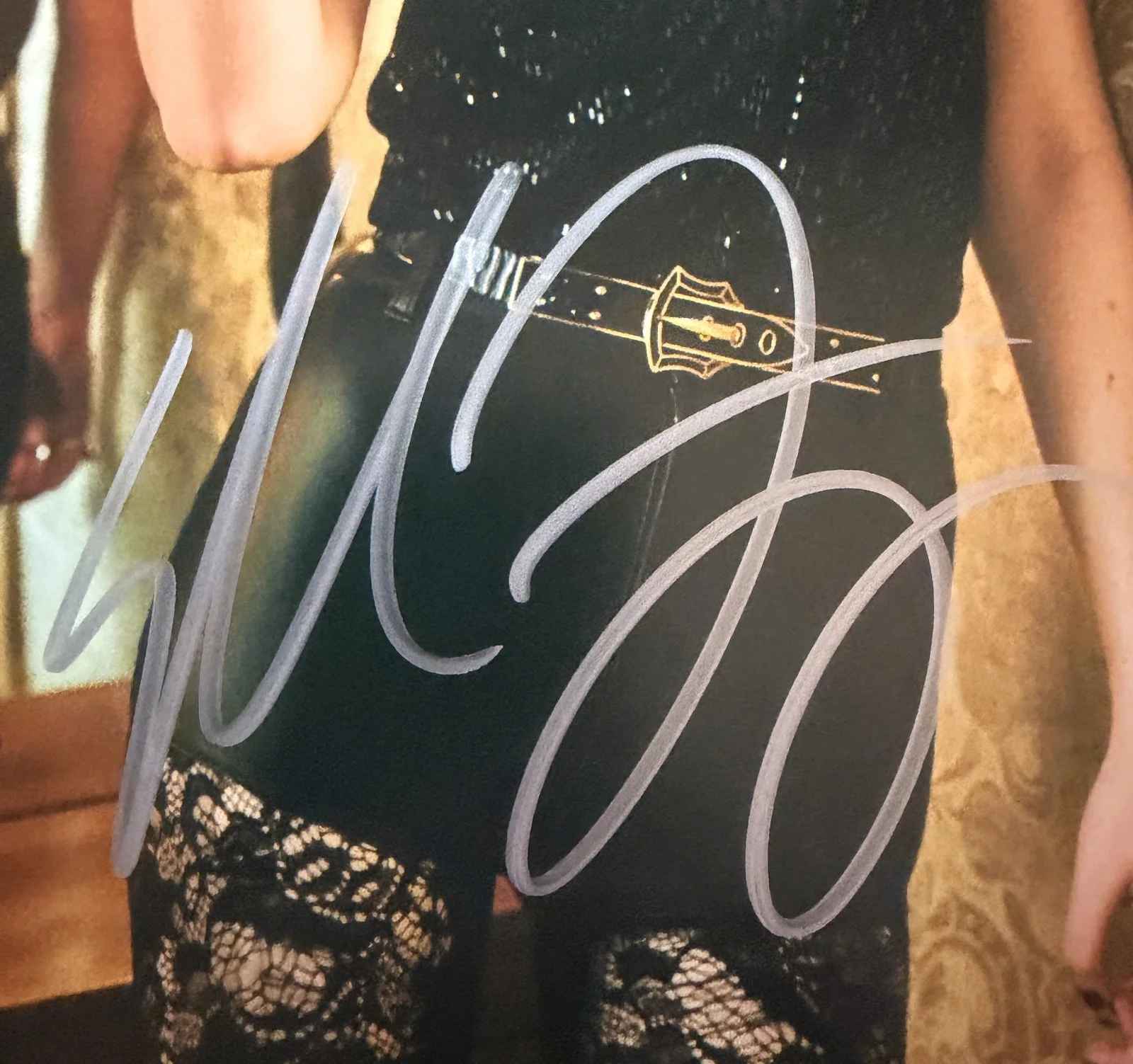 Elle Fanning Predator:Badlands signed 8x10 photo read description, image 2