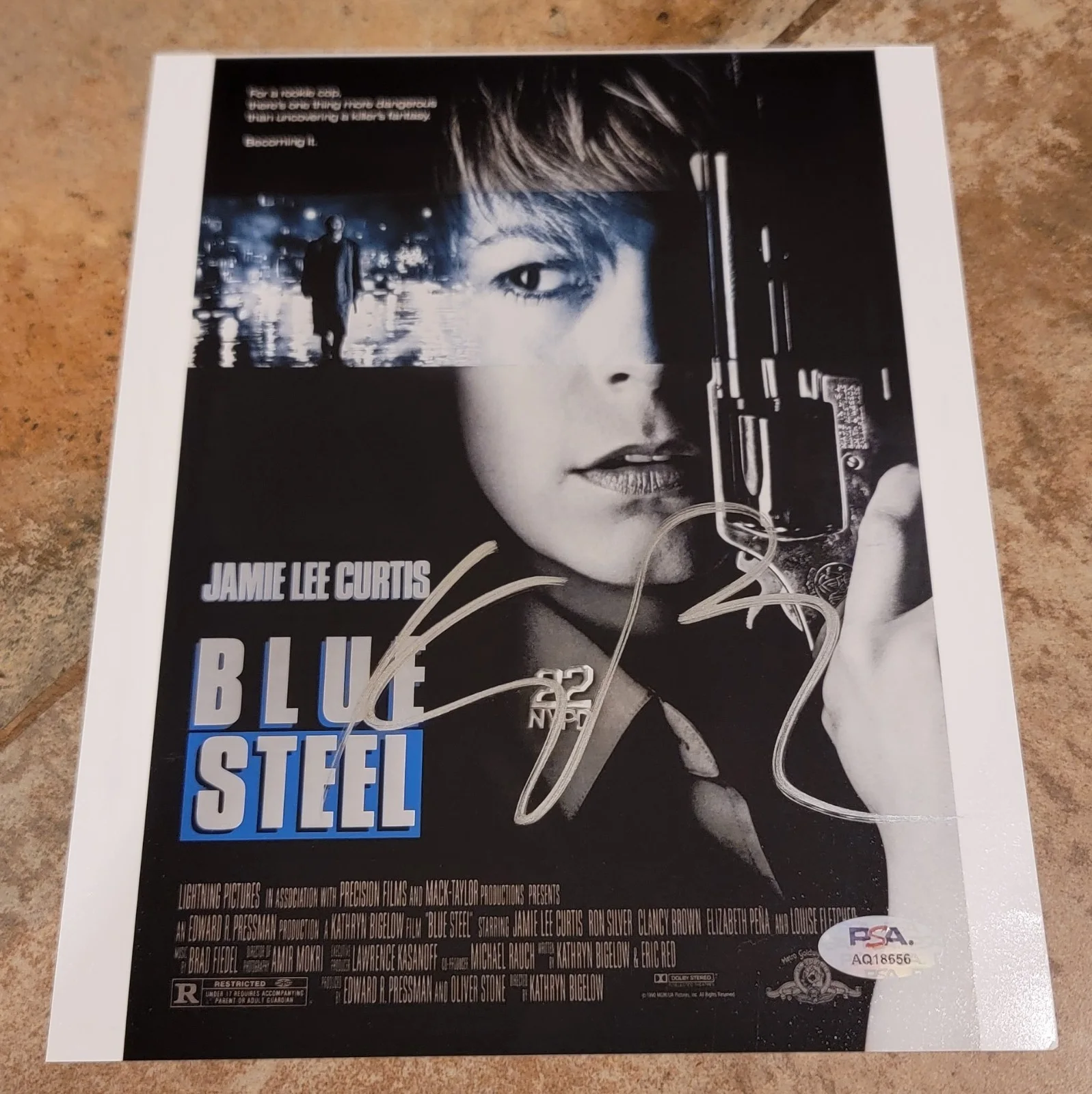 Kathryn Bigelow — Kathryn Bigelow signed 8x10 photo PSA DNA autograph Blue Steel