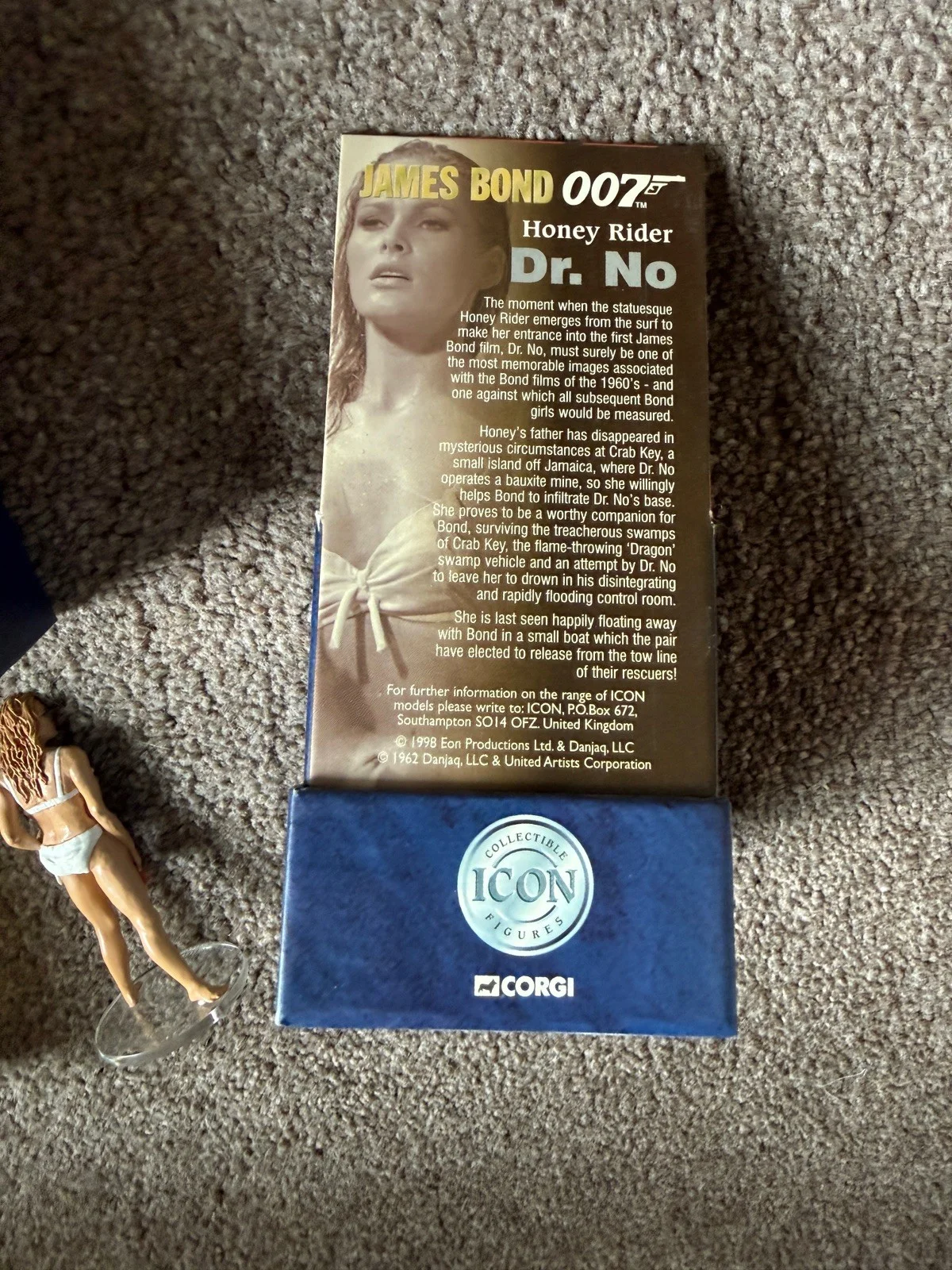 JAMES BOND 007 Corgi ICON figure FIRST EDITION long box HONEY RIDER, изображение 4