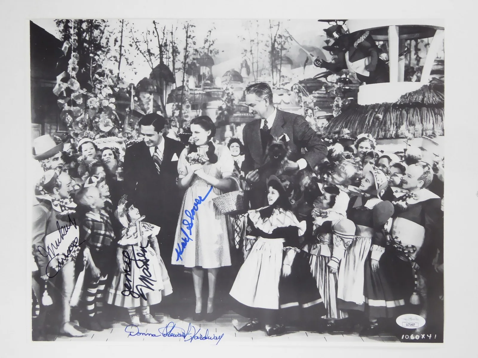 Mickey Carroll — Wizard Of Oz Signed 11x14 Photo Mickey Carroll Jerry Maren Slover +1 JSA COA, изображение 2