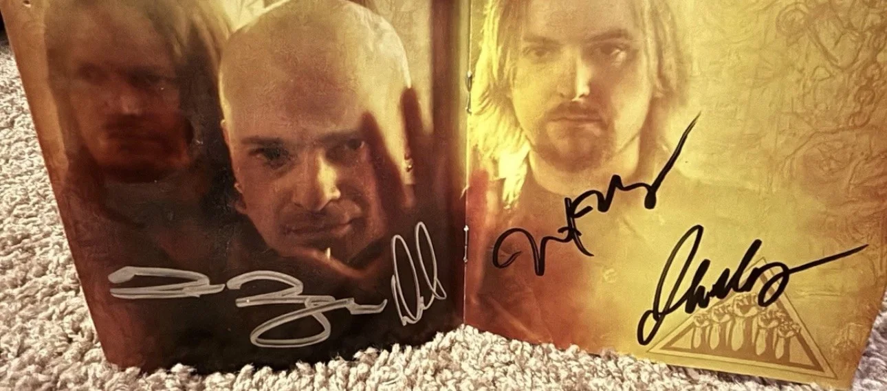 Disturbed Ten Thousand Fists CD Booklet Signed By Entire Band, изображение 2