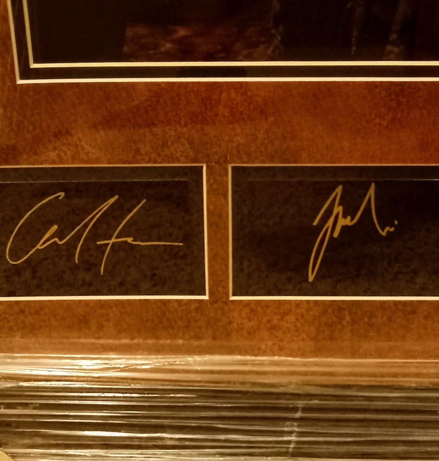 Yellowstone Cast Facsimile — Yellowstone TV Series Facsimile Autographed Cast Framed Photo 29 X 31!!! NEW, image 4