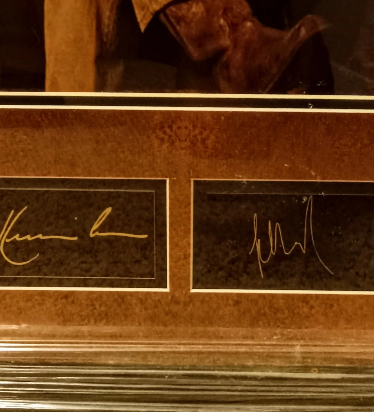 Yellowstone Cast Facsimile — Yellowstone TV Series Facsimile Autographed Cast Framed Photo 29 X 31!!! NEW, image 5