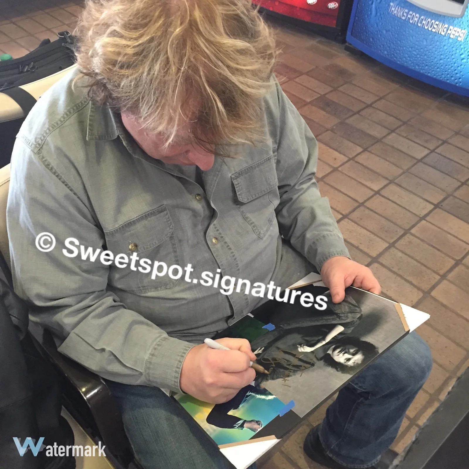 LOU GRAMM SIGNED 8x10 PHOTO AUTOGRAPHED FOREIGNER ORIGINAL LEAD SINGER COA, image 2