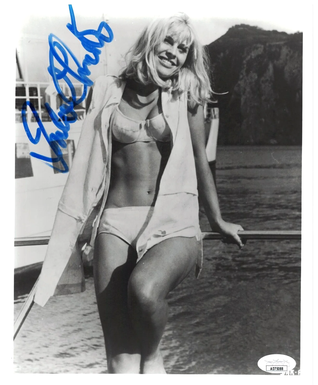 Julie Christie — JULIE CHRISTIE JSA Autographed 8X10 Dr. Zhivago Harry Potter FREE SHIP! not PSA