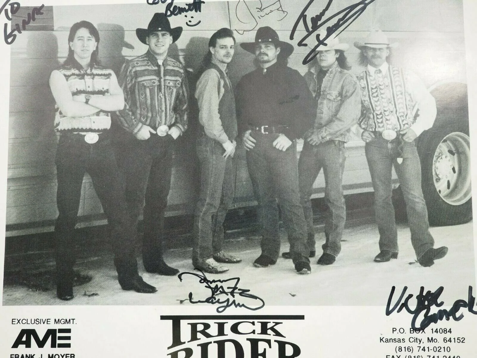 Autographed Trick Rider band Press Agency Photo B&W photo signed by All 8 X 10", изображение 2