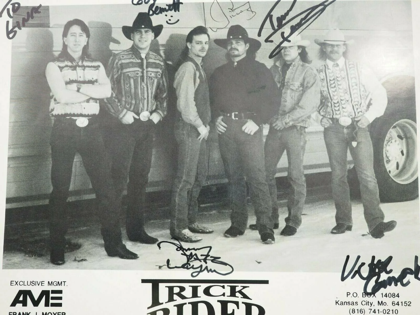 Autographed Trick Rider band Press Agency Photo B&W photo signed by All 8 X 10", изображение 3
