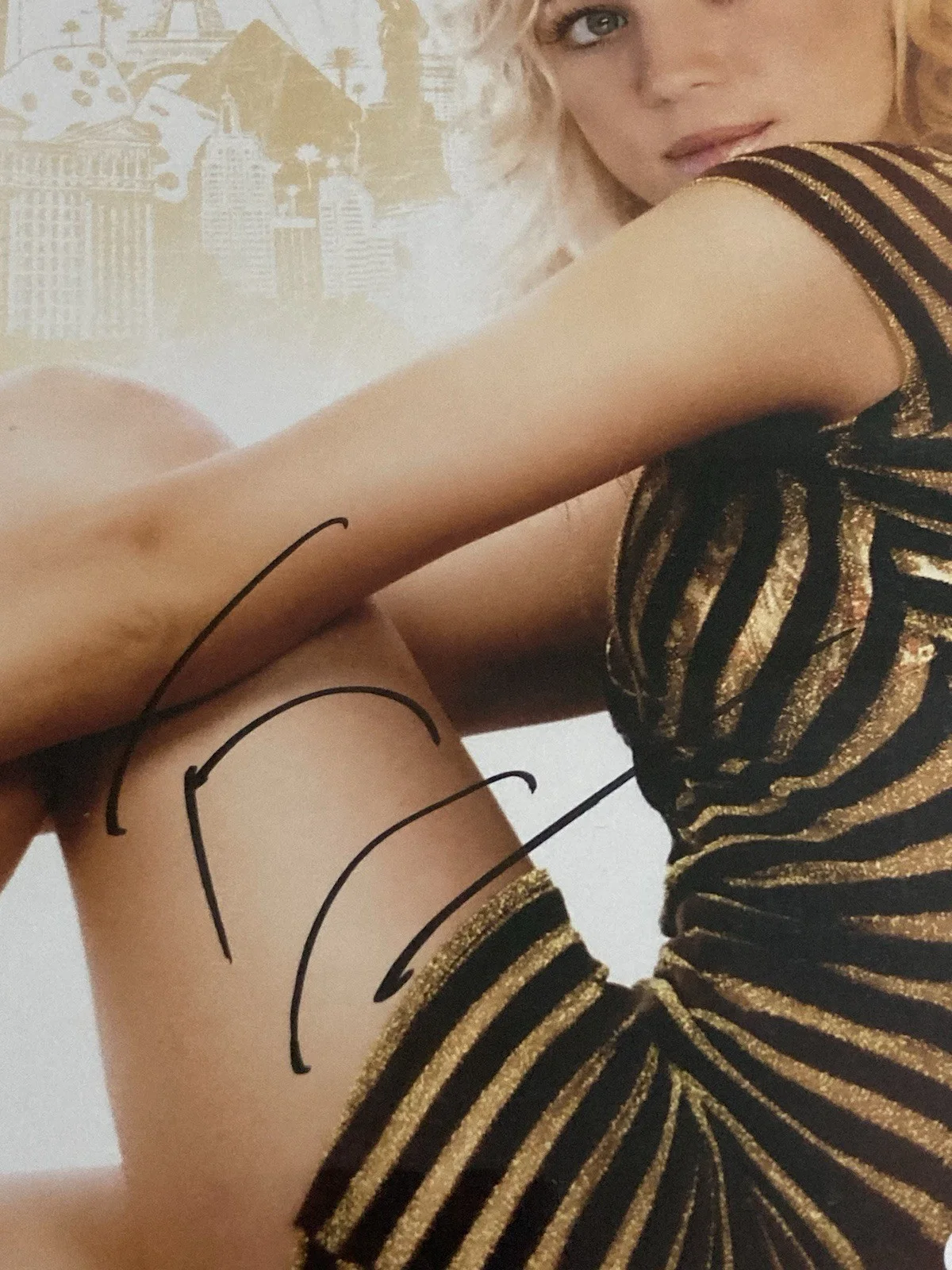 BRITTANY SNOW SIGNED 8x10 PHOTO SEXY ACTRESS AUTOGRAPHED FINDING AMANDA JSA COA, изображение 2
