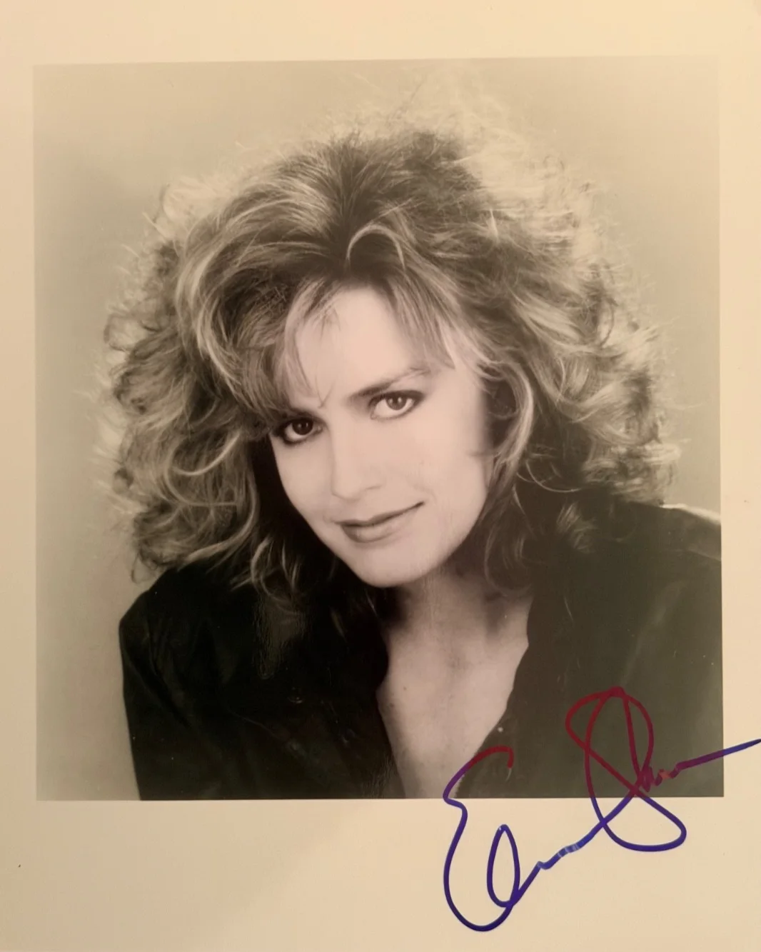Elizabeth Shue — Elizabeth Shue Signed 8x10 Photo | Cocktail Karate Kid Actress | COA