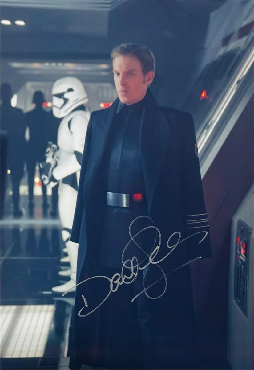 Domhnall Gleeson — Domhnall Gleeson Signed 8x11.5 Star Wars General Hux Photo COA