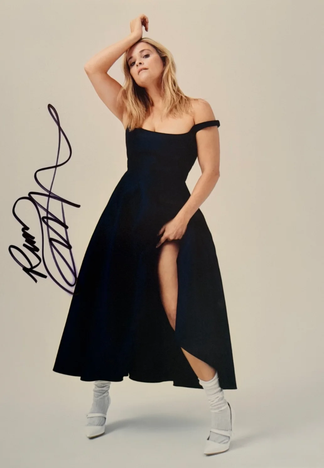 Reese Witherspoon — Reese Witherspoon Signed 8x11.5 Glamour Photo | Academy Award Winner | COA