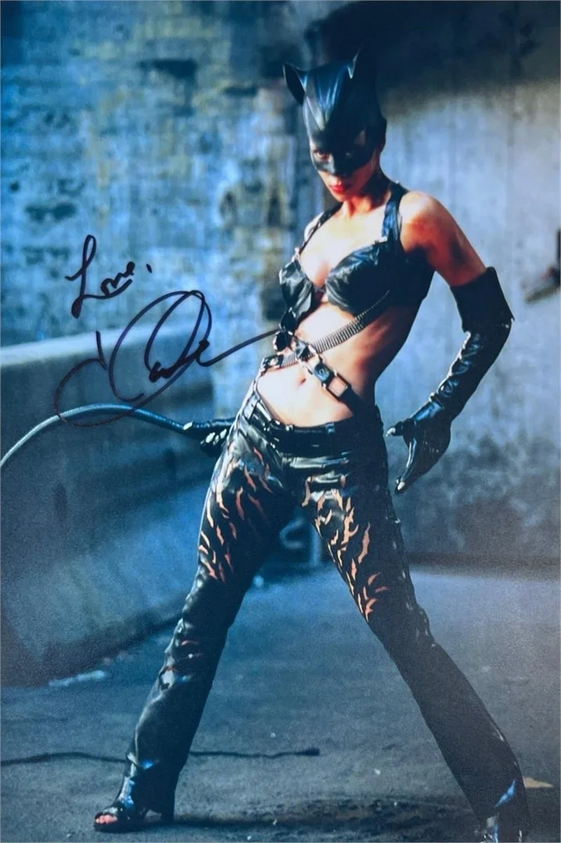 Halle Berry — Halle Berry Signed 8x11.5 Catwoman Photo | Batman Returns | COA