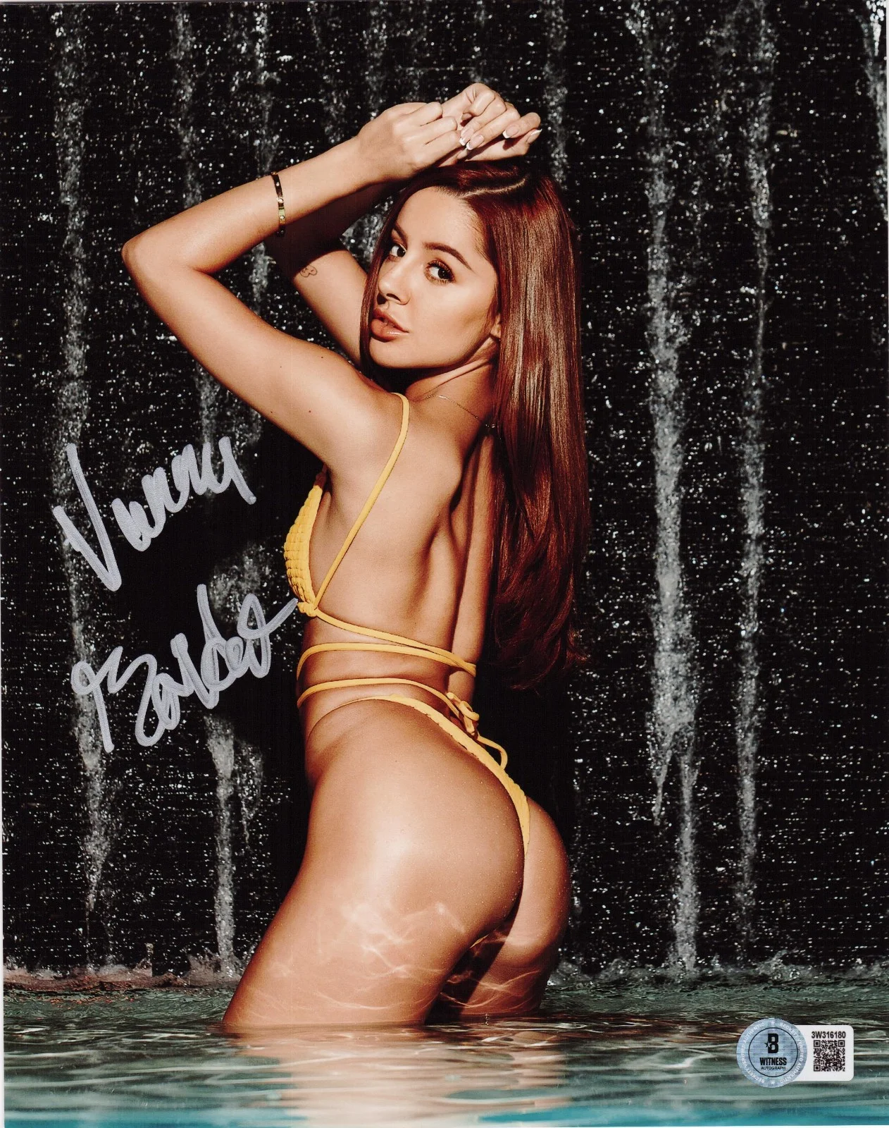 Vanna Bardot — Hot Sexy Vanna Bardot Signed 8x10 Photo Adult Star Autograph Beckett Hologram
