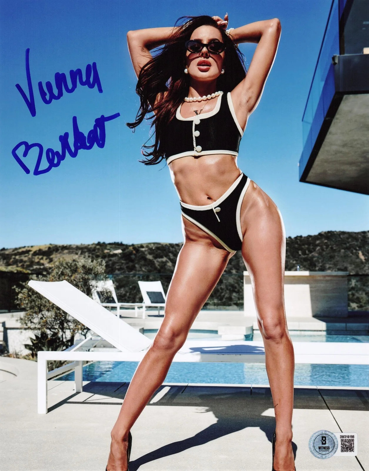 Vanna Bardot — Hot Sexy Vanna Bardot Signed 8x10 Photo Adult Star Autograph Beckett Hologram