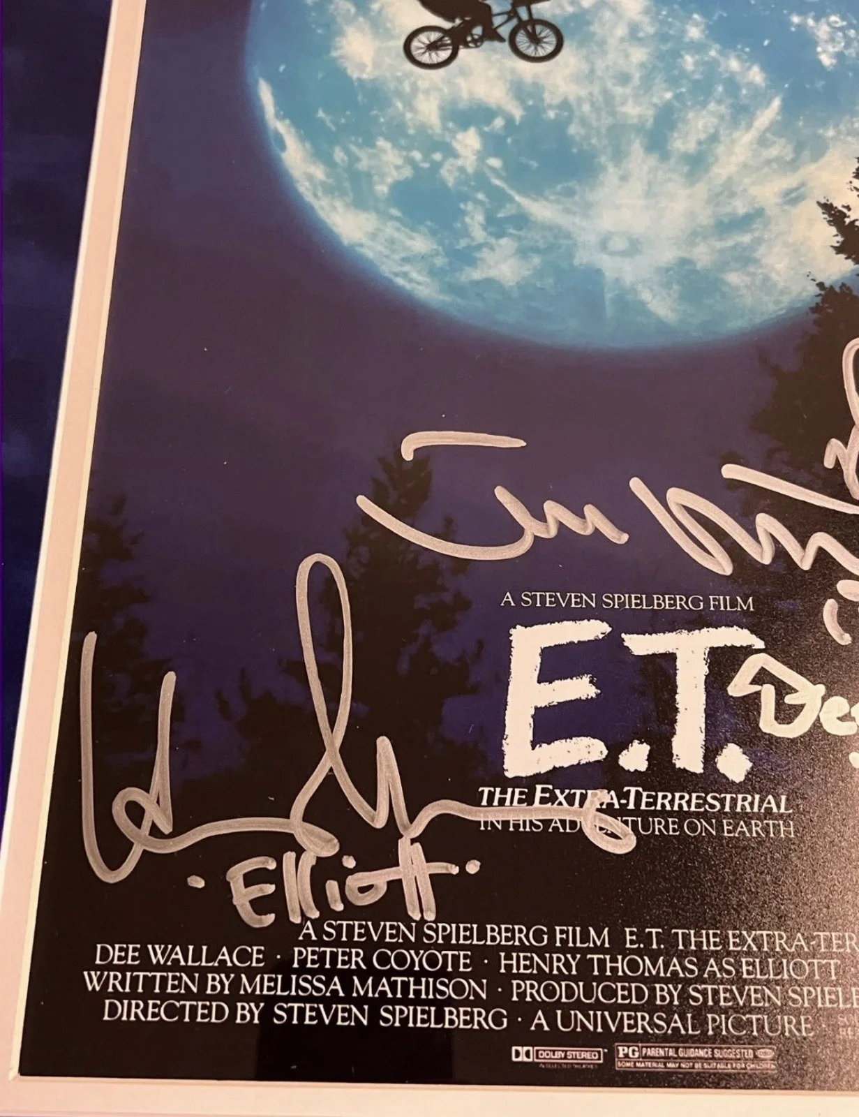 Matthew DeMeritt, Henry Thomas, Dee Walace, Robert MacNaughton — Cast autographed signed suede framed 11x14 photo & set piece relic E.T JSA COA, изображение 4