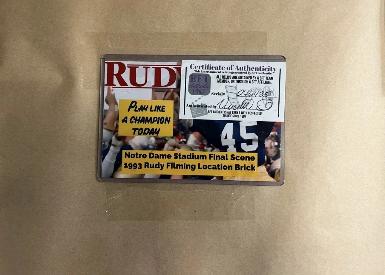 Rudy Ruettiger, Sean Astin — Astin Reuttiger autographed suede framed 11x14 photo & relic Notre Dame Rudy JSA, изображение 4