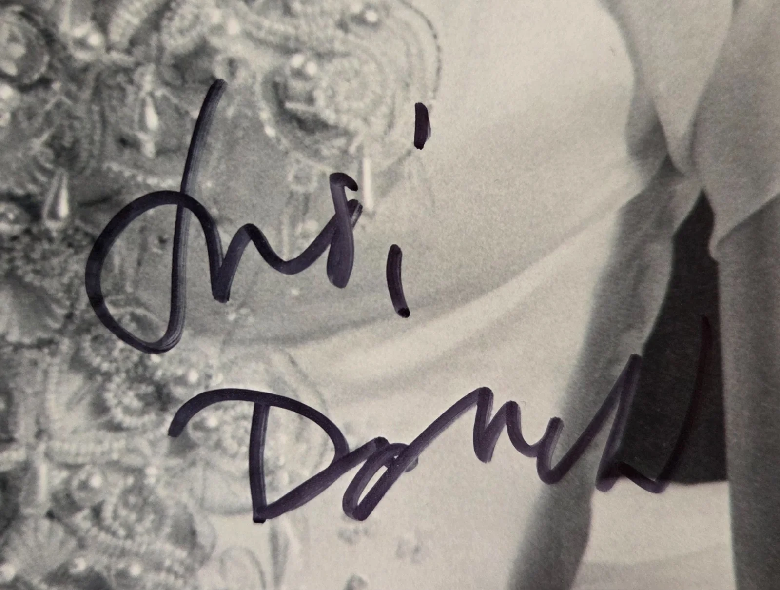 Dame Judi Dench Hand Signed Autograph 8x10 Photo Hamlet Actress 007 James Bond, image 2