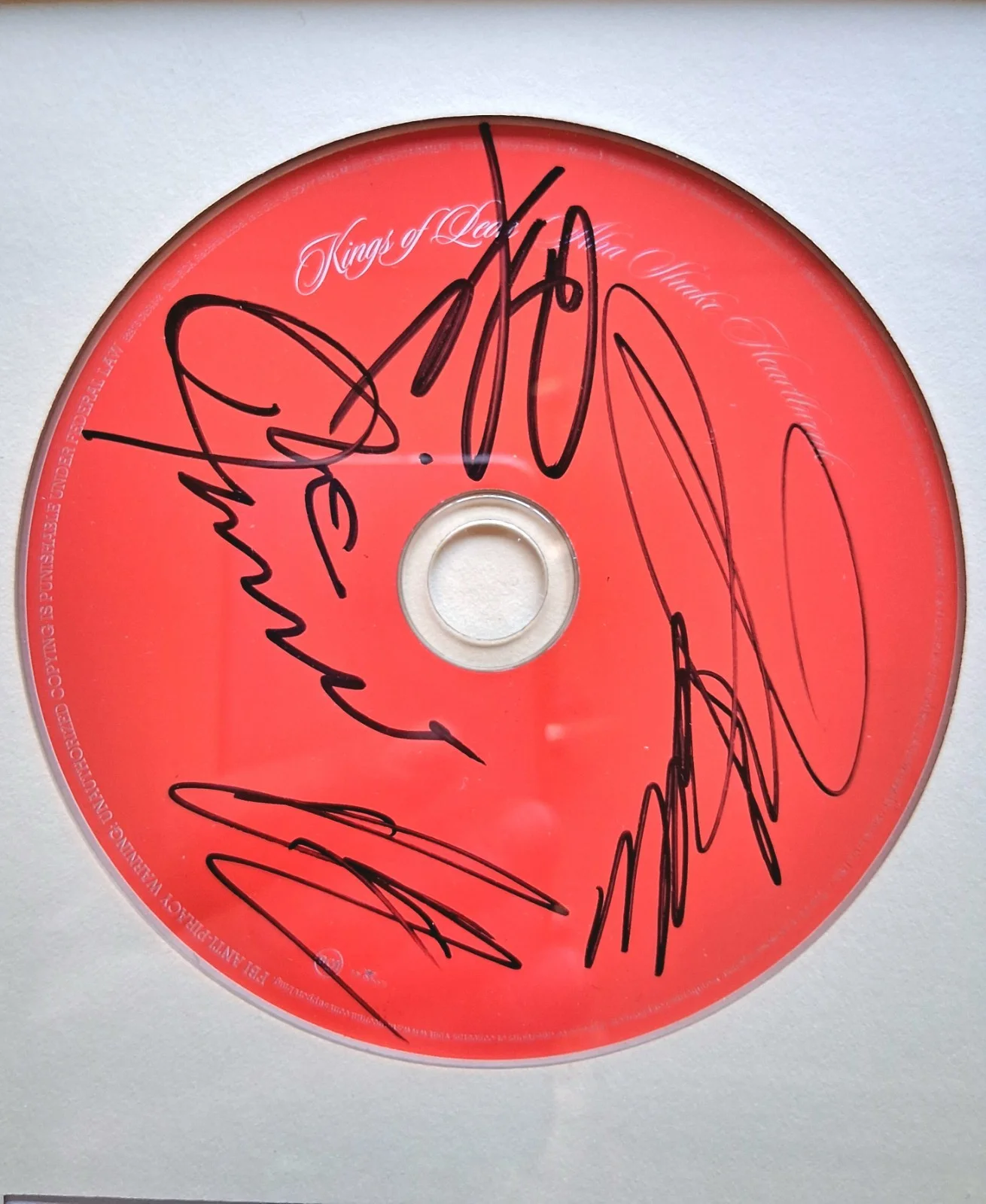 RARE!! Kings Of Leon Signed Aha Shake Heat break!! 🔥❤️, изображение 2