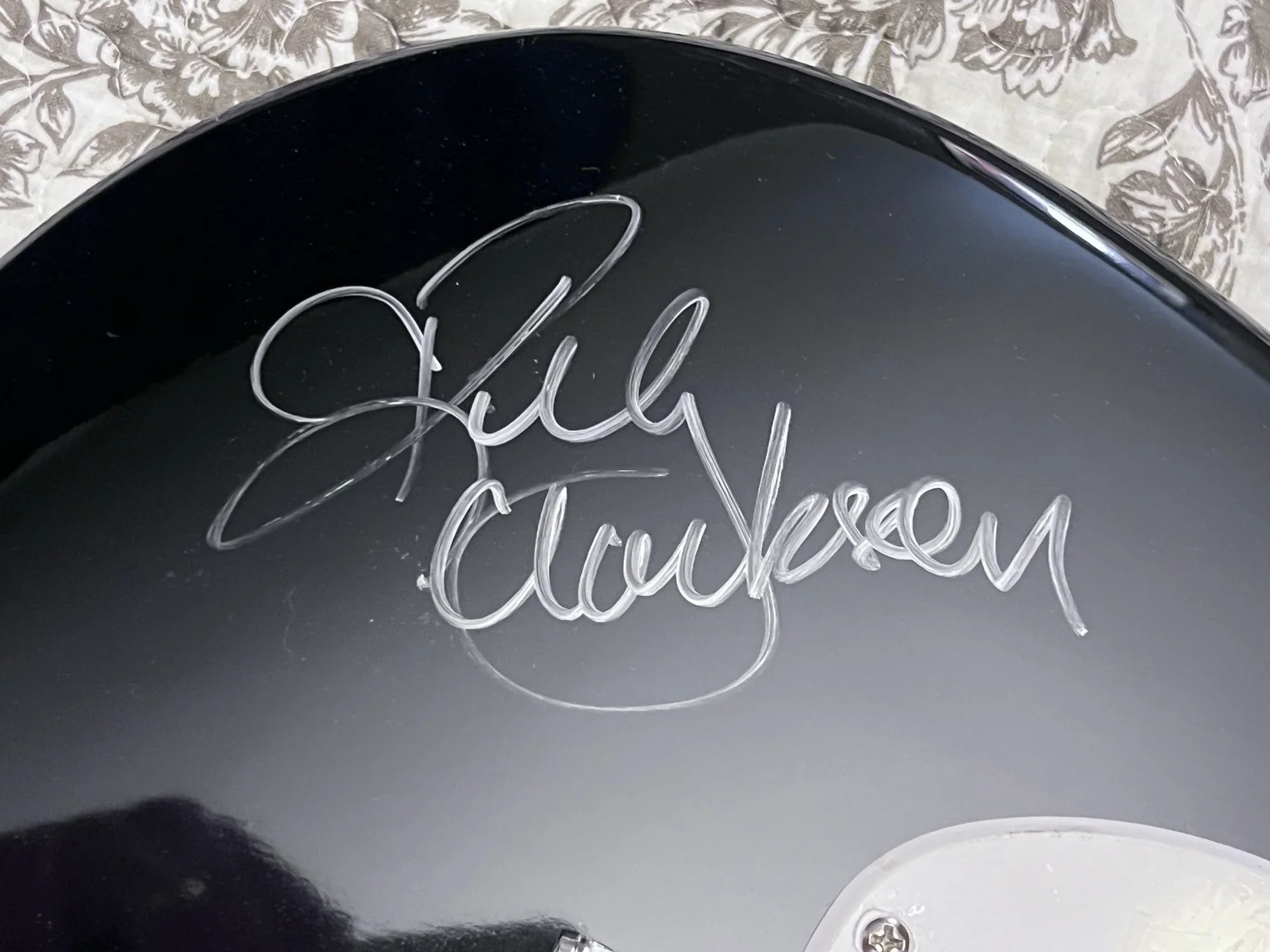 Kelly Clarkson Signed Fender Electric Guitar (Squier Bullet Stratocaster)!, image 3
