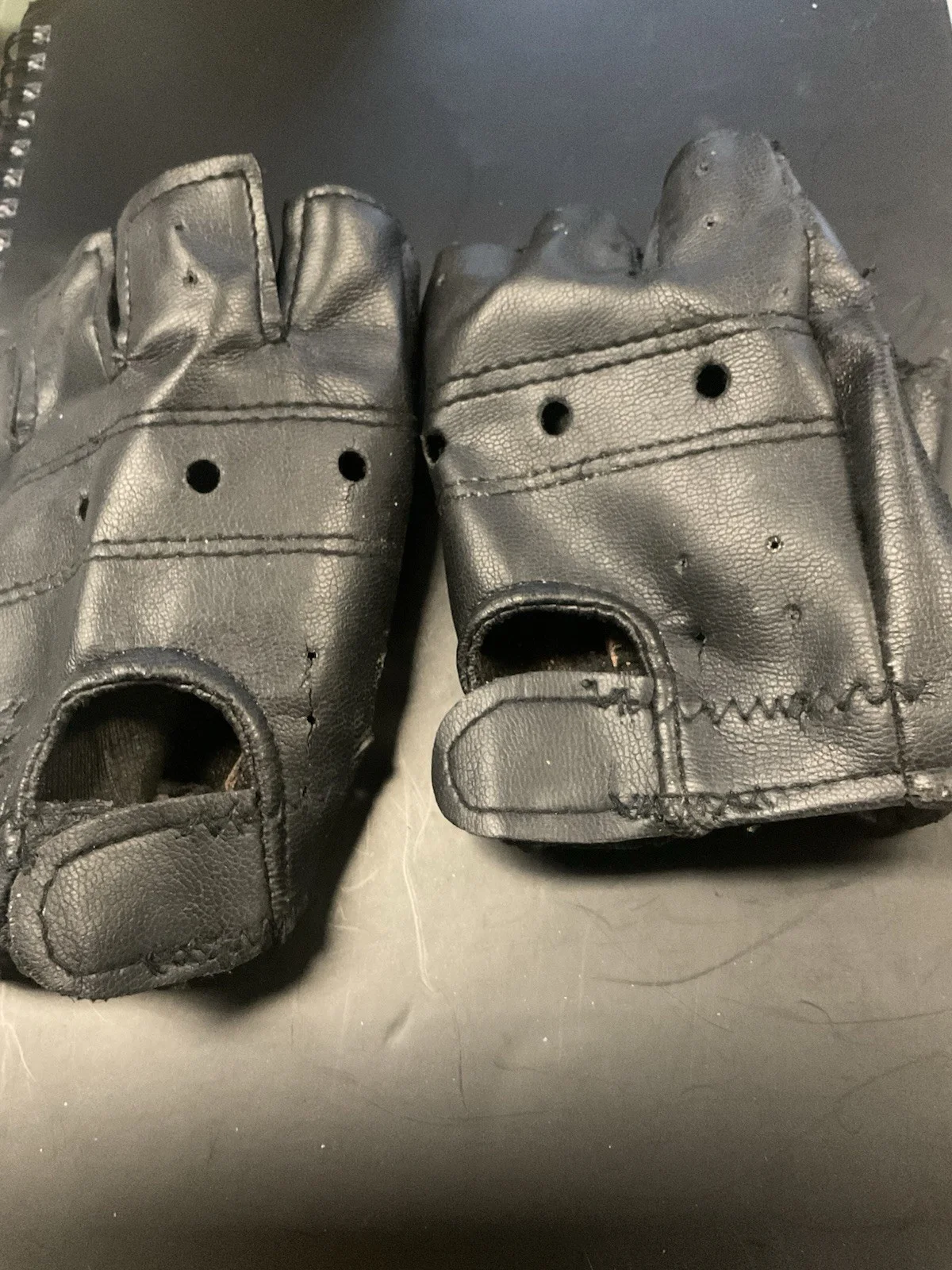 battered gloves motley cru the dirt Worn By MGK Colson Baker Tommy Lee coa, image 2