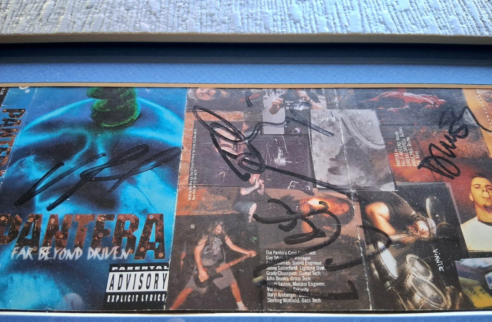 RARE! PANTERA FULL BAND SIGNED FAR BEYOND DRIVEN CASSETTE LINER! 🔥☠️, image 4
