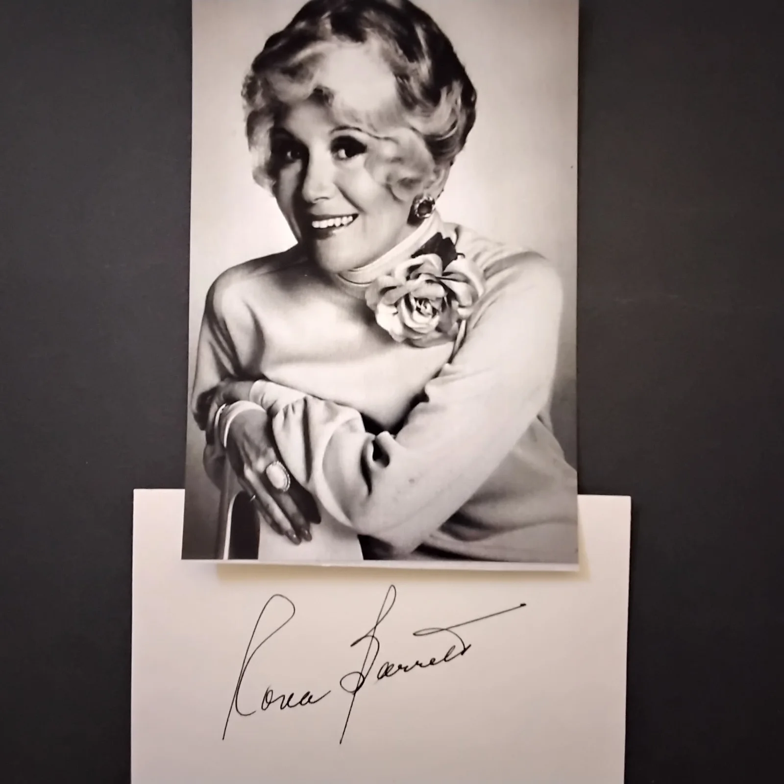 Rona Barrett SIGNED Card Photo Movie TV Actress Hollywood Gossip Columnist, изображение 2