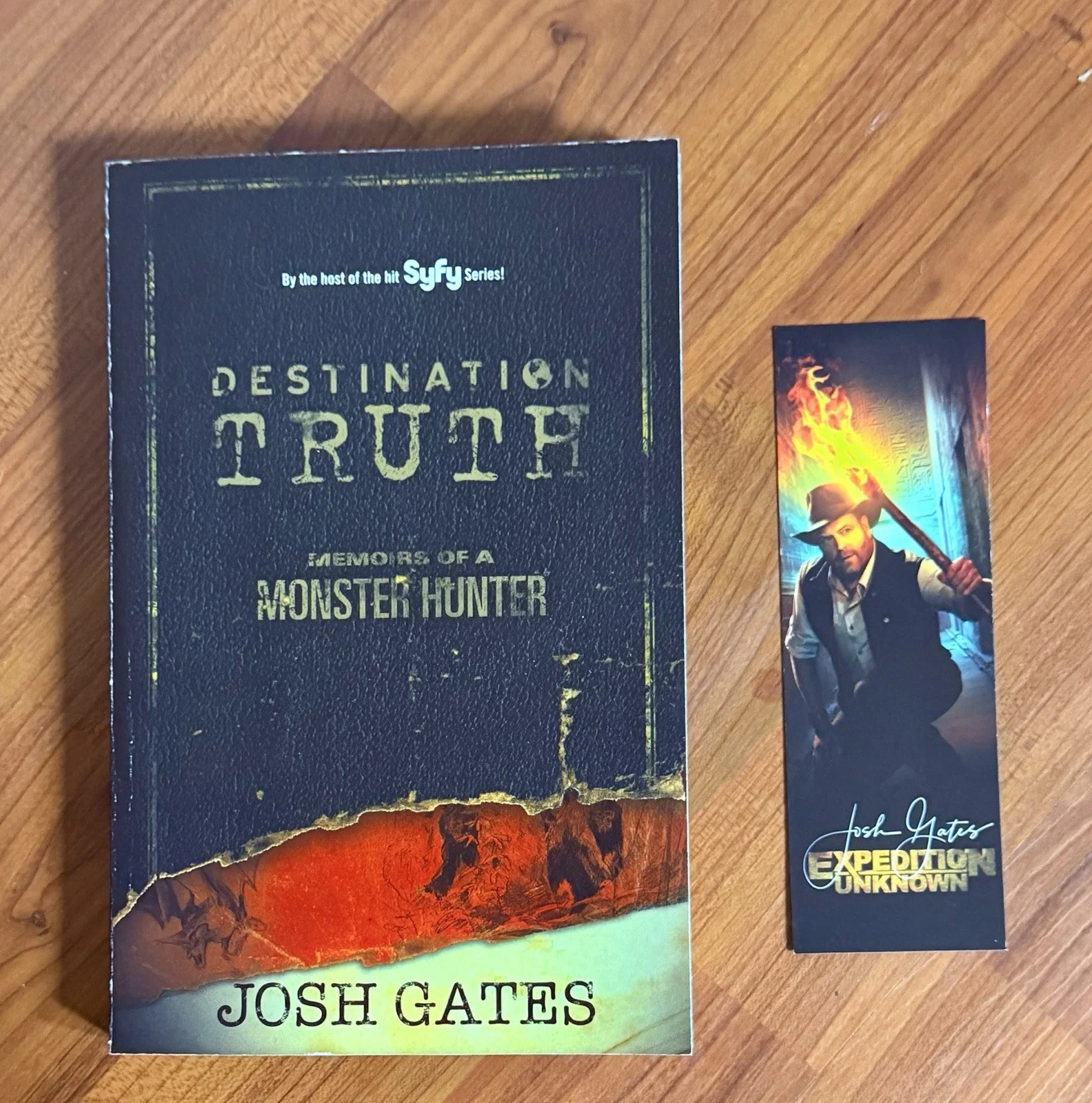Josh Gates Autographed Items, изображение 3