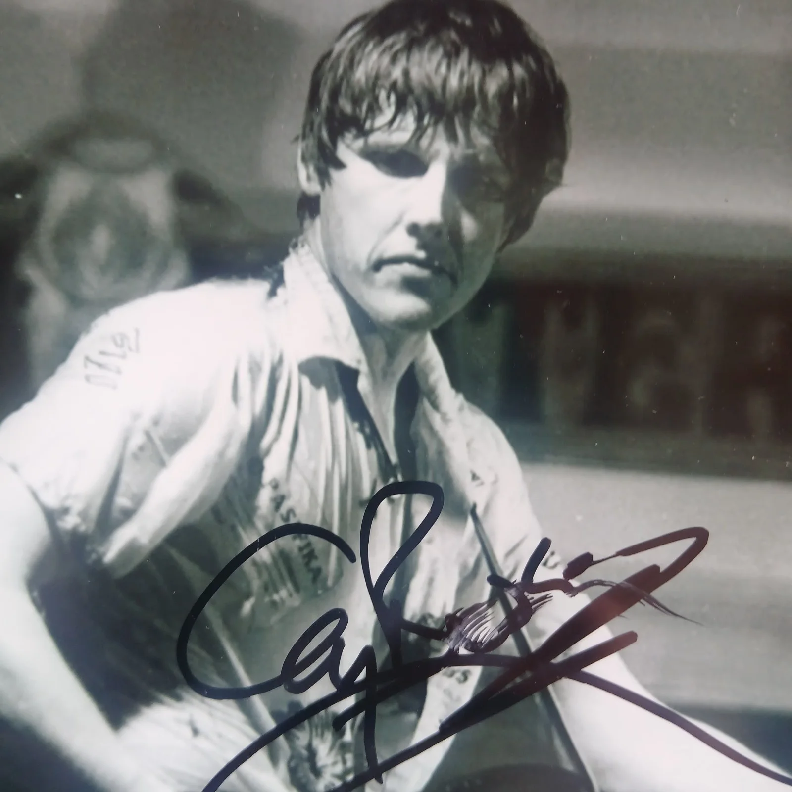 Gary Busey — Gary Busey SIGNED 4x6 Photo Young Playing Guitar DC Cab Point Break The Firm, изображение 3