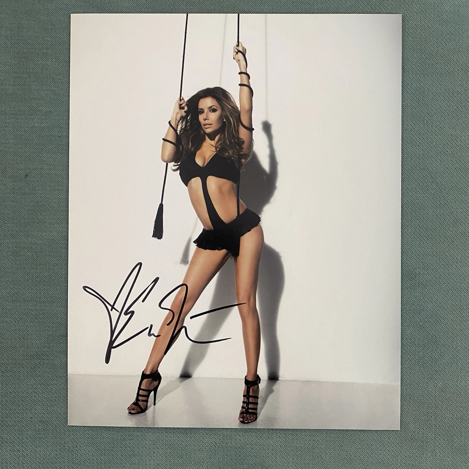 EVA LONGORIA SIGNED AUTOGRAPH DESPERATE HOUSEWIVES SEXY 8x10 PHOTO LOA, изображение 2