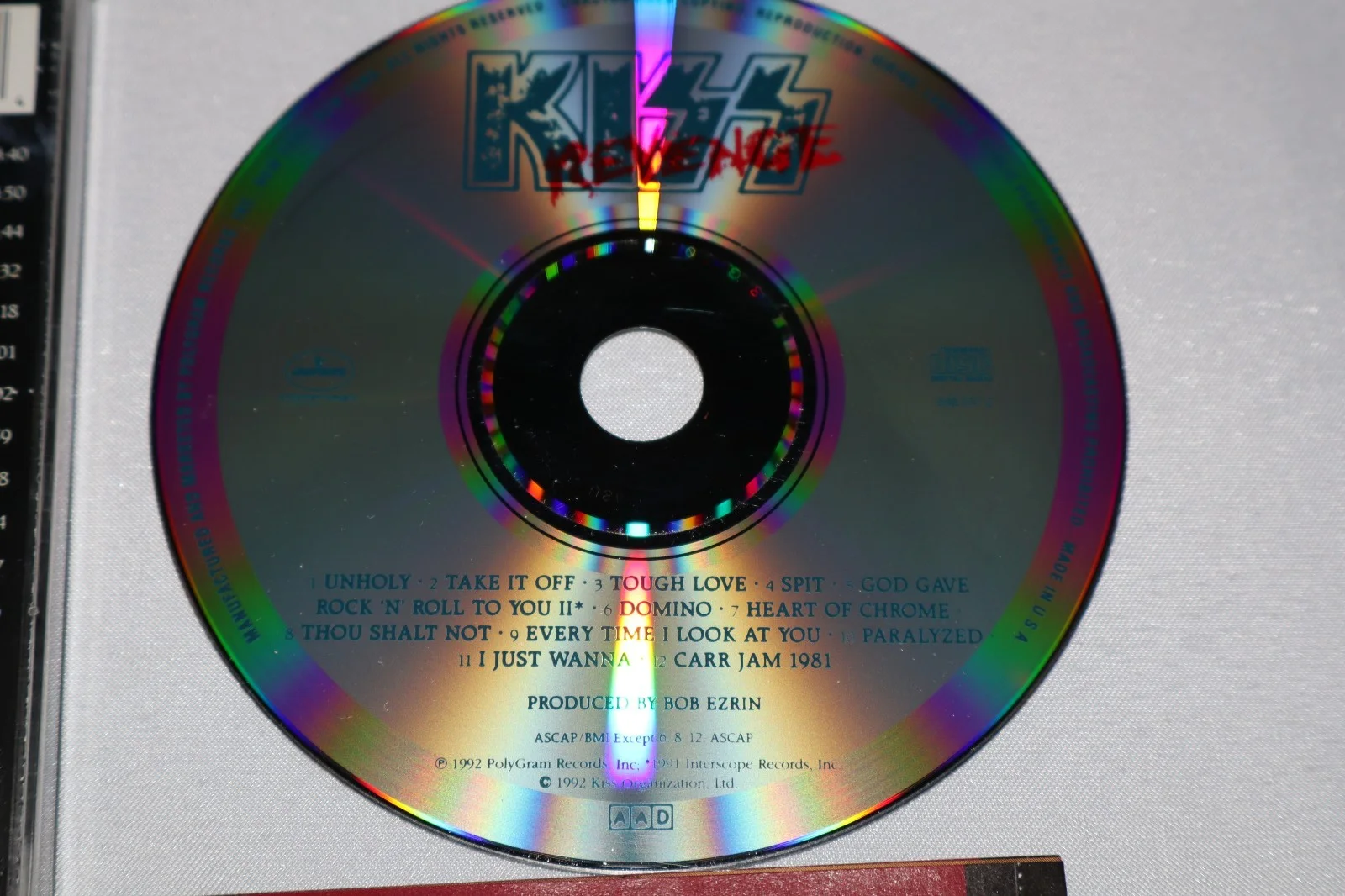 2x SIGNED 1992 Kiss Revenge CD autographs Bruce Kulick Eric Singer 90s music, image 2