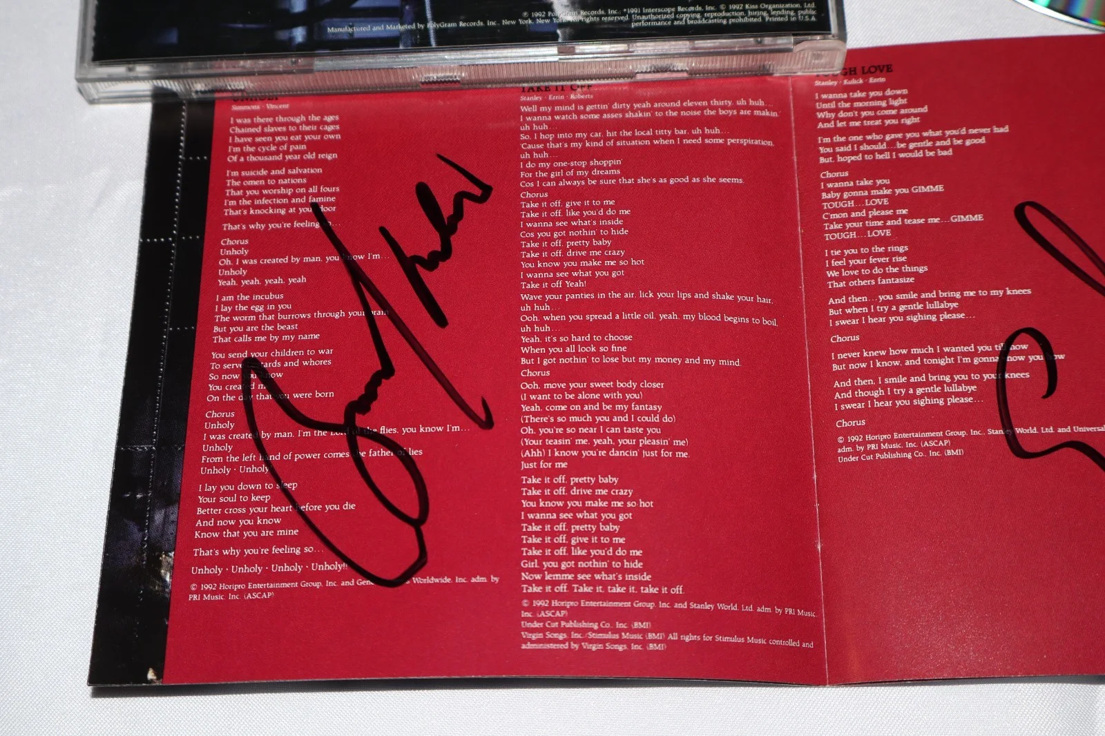 2x SIGNED 1992 Kiss Revenge CD autographs Bruce Kulick Eric Singer 90s music, image 4