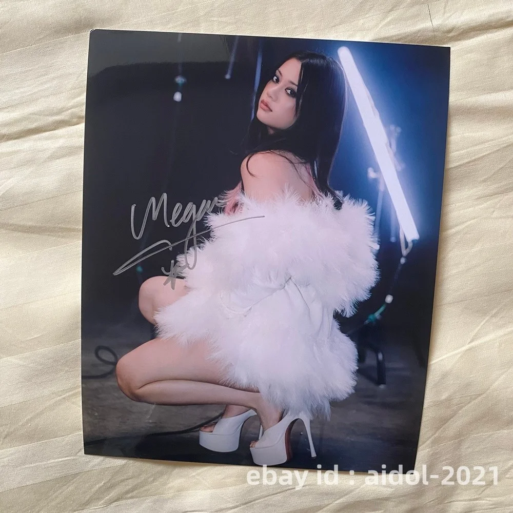 KATSEYE MEGAN Autographed Signed Photo POP GIFTS Collection 8*10 2026C, изображение 3