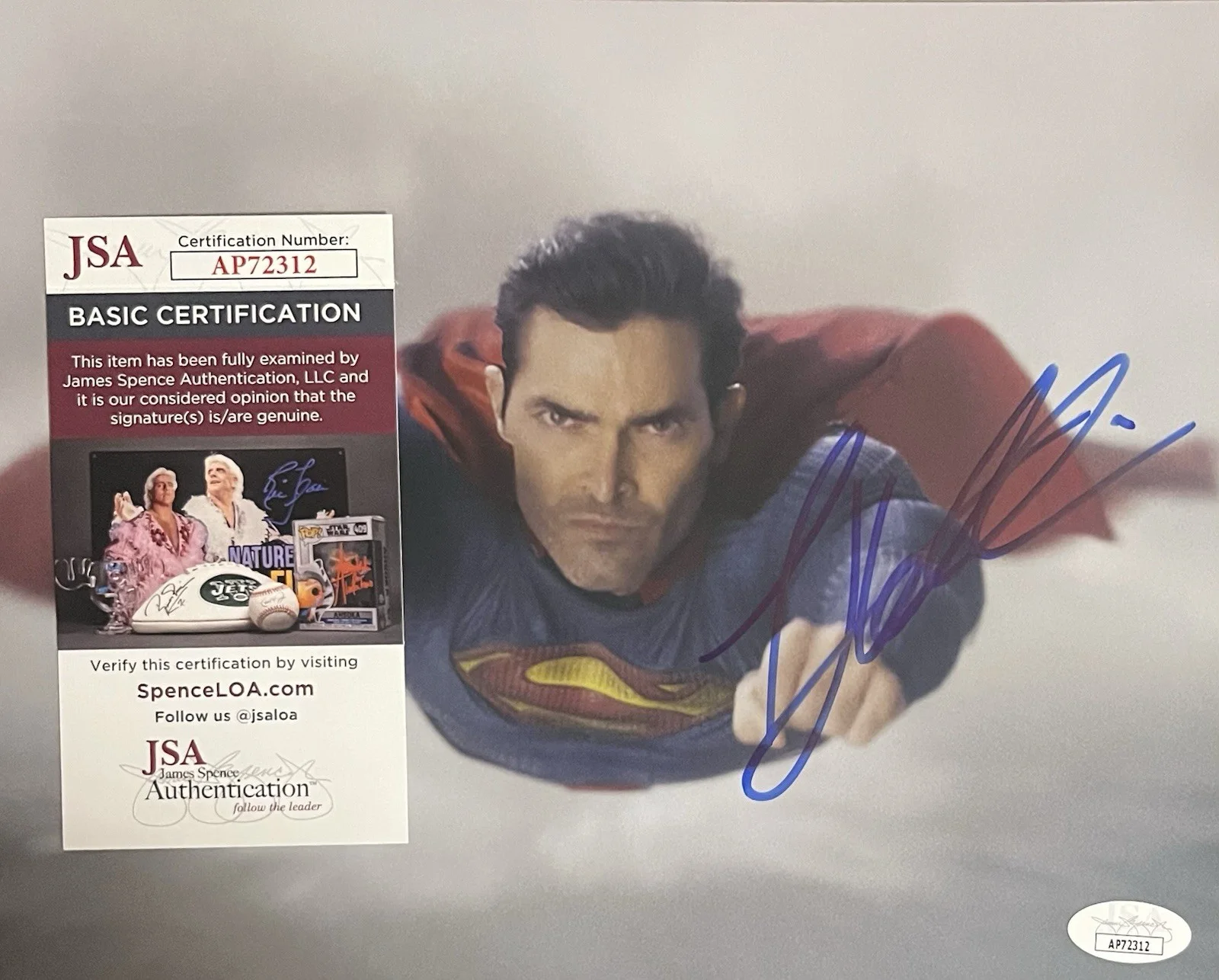 Tyler Hoechlin — TYLER HOECHLIN SIGNED 8X10 From “SUPERMAN & LOIS" As Superman, Flying. JSA COA, изображение 3