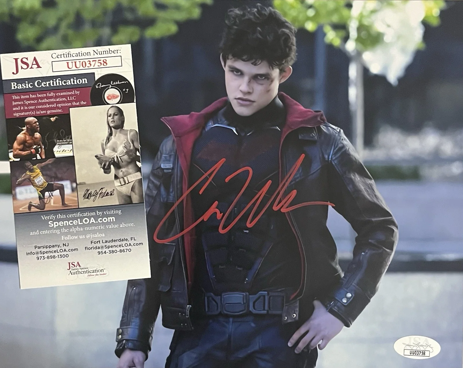 Curran Walters — Curran Walters - Signed/Autographed Titans Red Hood / Robin 8x10 Photo JSA COA, изображение 2