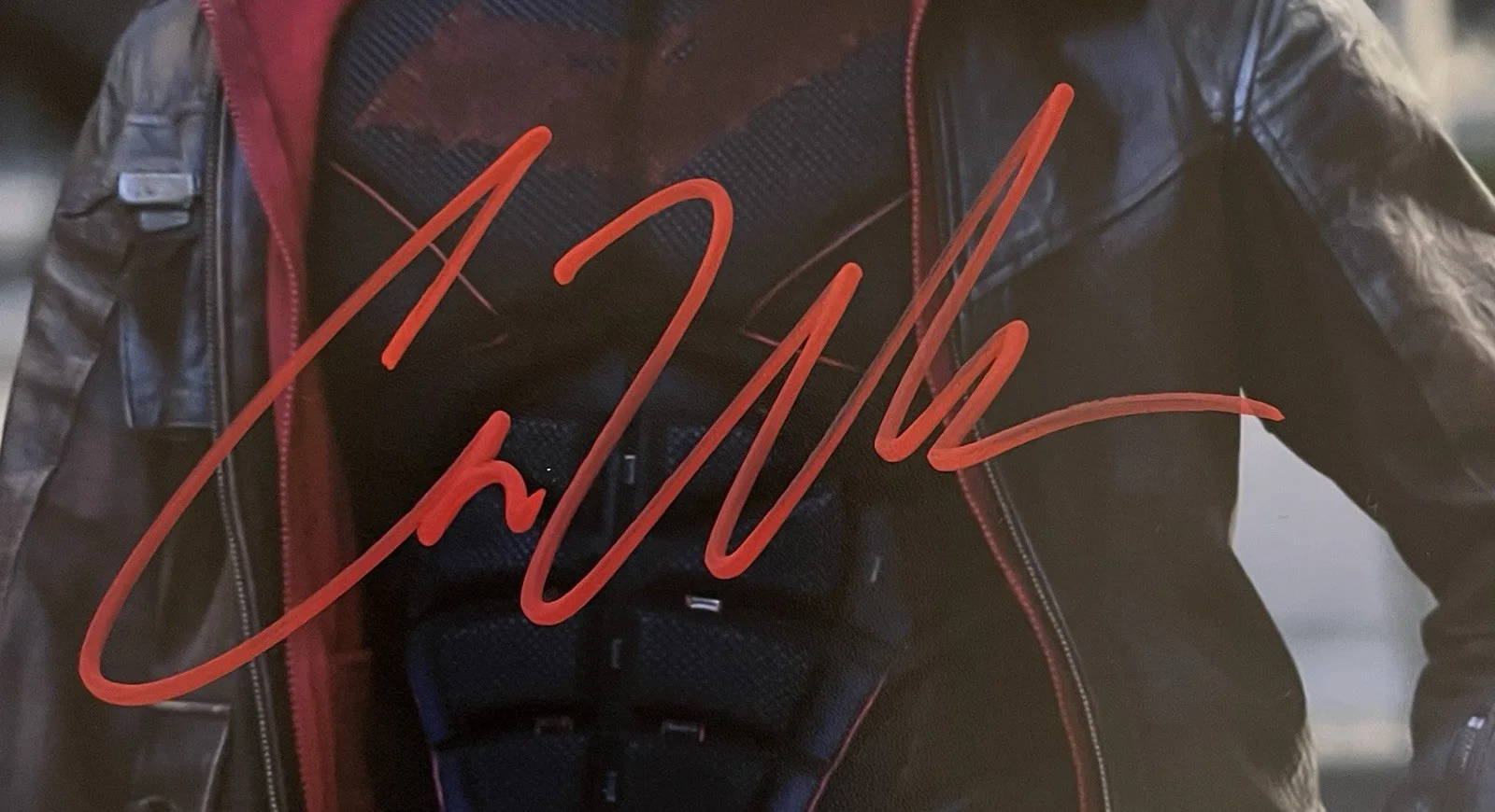 Curran Walters — Curran Walters - Signed/Autographed Titans Red Hood / Robin 8x10 Photo JSA COA, изображение 3