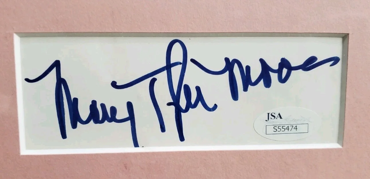 Mary Tyler Moore — NICE FRAMED & MATTED Mary Tyler Moore Index JSA COA Unsigned 8x10 Photo TV Show, image 2