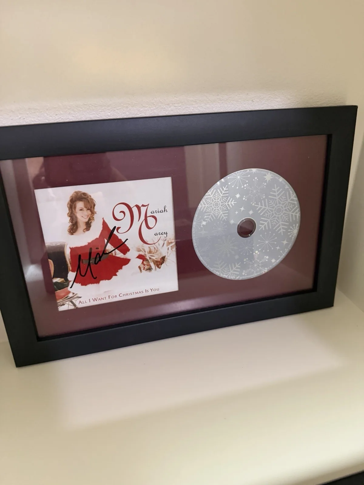 Mariah Carey Signed Original CD & Booklet - All I Want For Christmas Is You, изображение 3