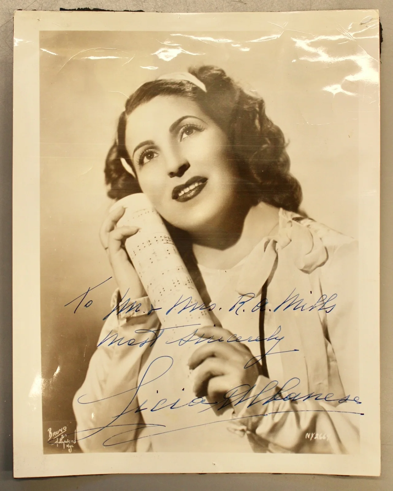 05/01. Vintage Autographed 8x10 Photo of Licia Albanese plus Program, image 2